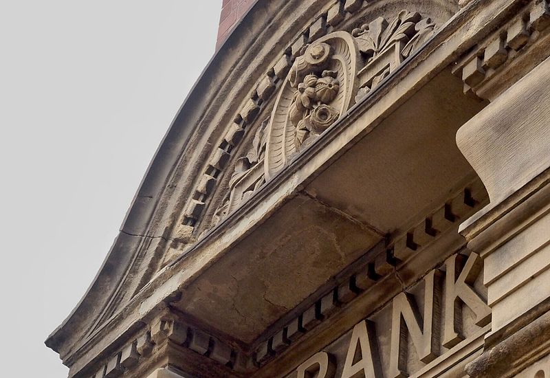 banks-and-non-bank-lending-800x550