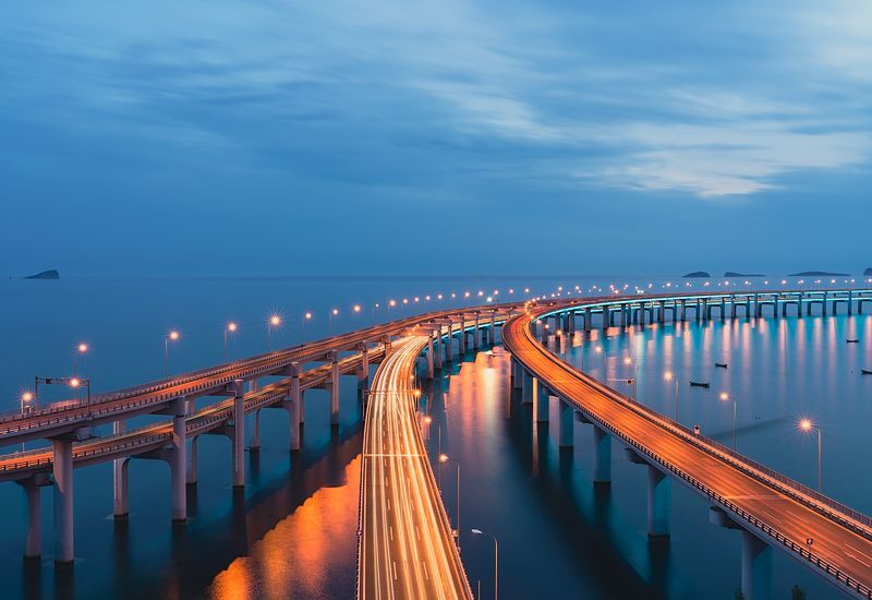 cross-sea-bridge-at-dusk-800x550