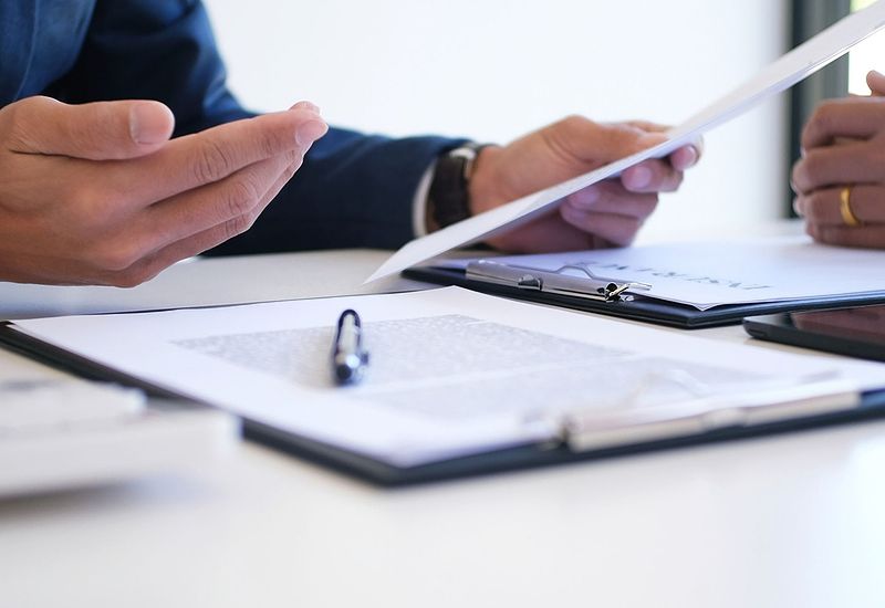 financial-services-insurance-policies-800x550