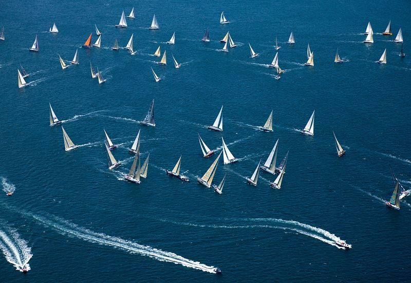 getty-images-86963800-sailing-multiple-boats-800x550