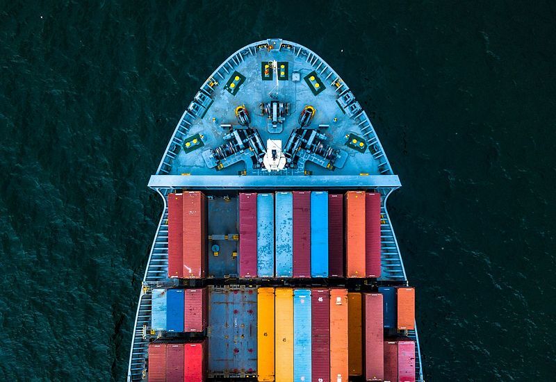 international-cargo-ship-800x550