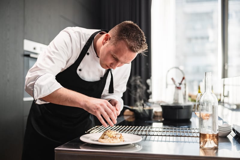 private Chef Plating A Dessert